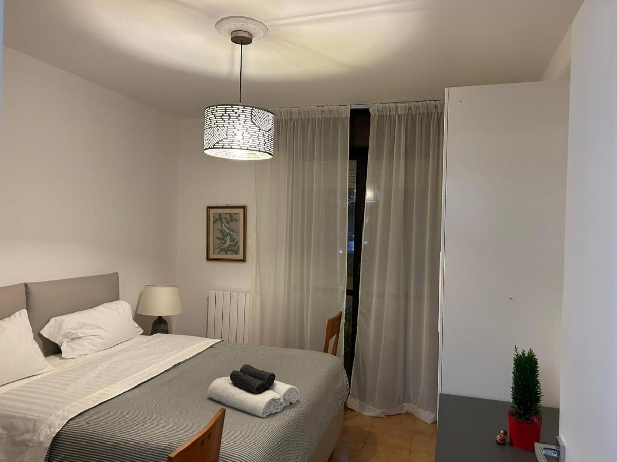 Casa Vacanze 1702, Con La Camera Matrimoniale Con Il Bagno Privato E Un Soggiorno Comune Mailand Exterior foto